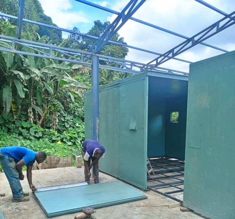 Charpente métallique et grilles métalliques coulissantes